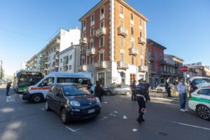 Milano, 24enne investita e trascinata per 300 metri da un autista ubriaco
